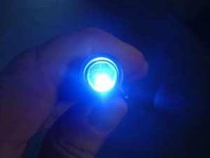 Pacienti si posvítí na břicho a lék si posvítí na diabetes. Foto: Ondřej Fér