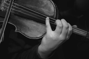 Hra na housle a tlapkání po dotykovém displeji je v zásadě jeden a tentýž pohyb. Přesto z vás hraní Angry Birds Paganiniho neudělá. Foto: Flickr