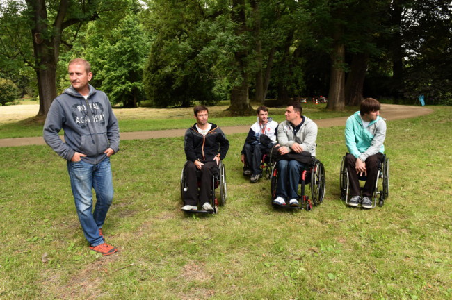 Pavel Zbožínek (vlevo) s nadačním fondem spolupracuje jako dobrovolník. Má handicapovaného bratra, se kterým se snaží sportovat. Foto: archiv 