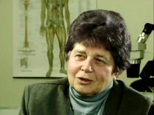 Hulda R. Clarková nabízela Cure for all diseases -Léčbu na všechny nemoci, včetně onkologických.  Sama sobě však pomoci nedokázala a na rakovinu zemřela. Foto: YouTube